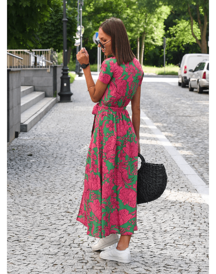 Amalia Bloemenjurk | Moderne zomerjurk met korte mouwen - odelly.nl