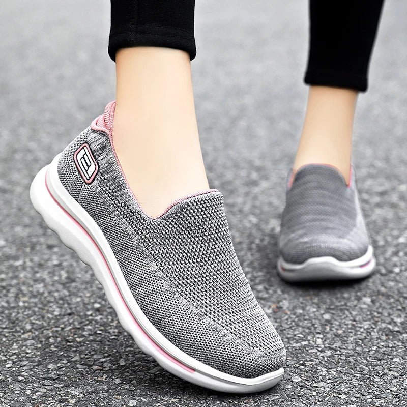 Amber & July Sneakers | Trendy slip - on sneakers voor dames - odelly.nl