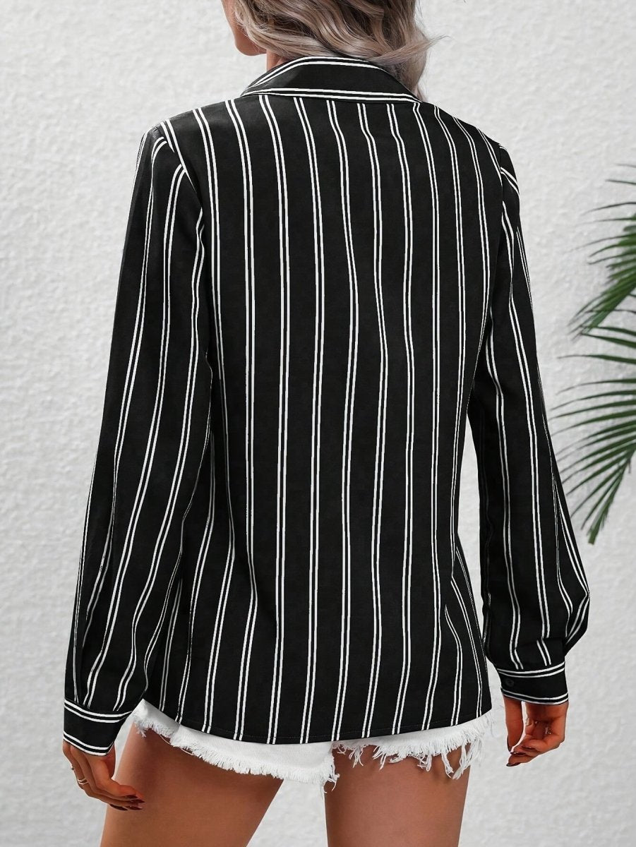 Femke - Stijlvolle V - Hals Gestreepte Blouse - odelly.nl