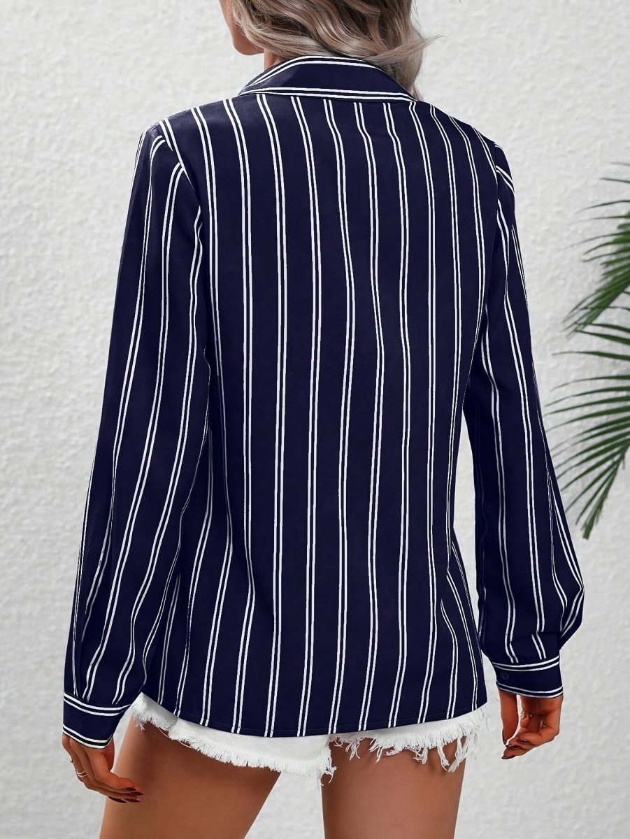 Femke - Stijlvolle V - Hals Gestreepte Blouse - odelly.nl