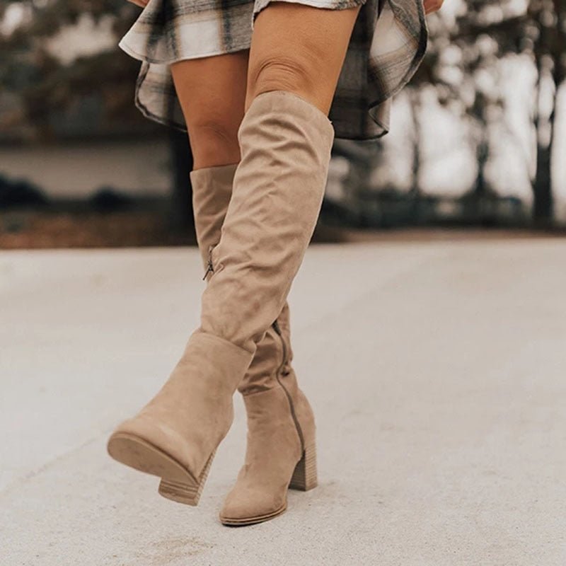 Lisa Boots | Trendy bruine overknee boots met blokhak en suède look - odelly.nl