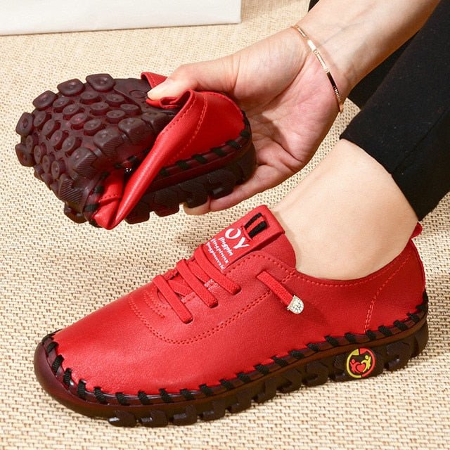Lisa Sneakers | Comfortabele leren instappers met flexibele zool en handgestikte details - odelly.nl