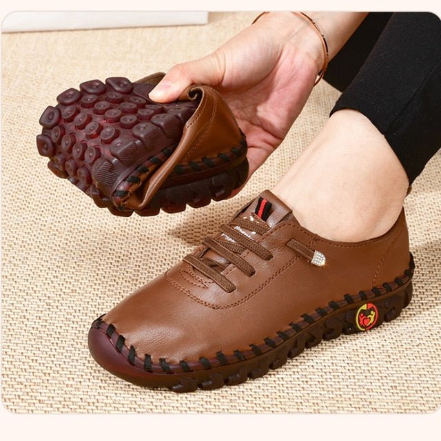 Lisa Sneakers | Comfortabele leren instappers met flexibele zool en handgestikte details - odelly.nl