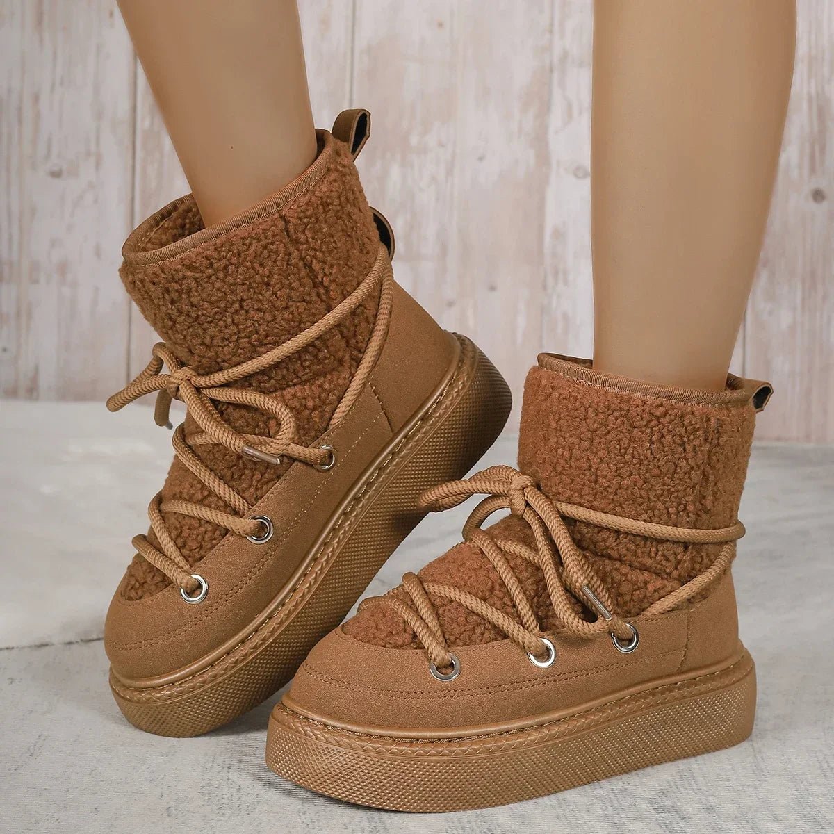 Lydia Snowboots | Trendy fleece gevoerde laarzen met dikke zool voor dames - odelly.nl