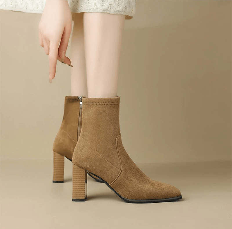 Nora Velours Laarzen | Elegante enkellaarsjes met rits met hak - odelly.nl