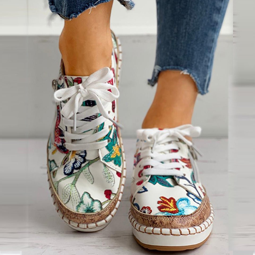 Sophie Sneakers | Stijlvolle bloemenprint veterschoenen voor dames - odelly.nl