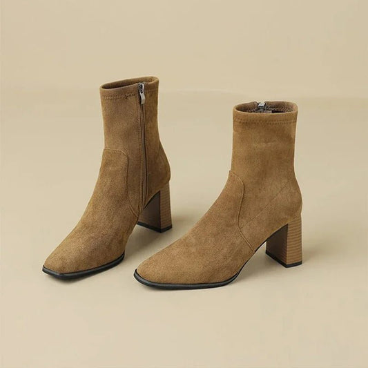 Nora Velours Laarzen | Elegante enkellaarsjes met rits met hak - odelly.nl